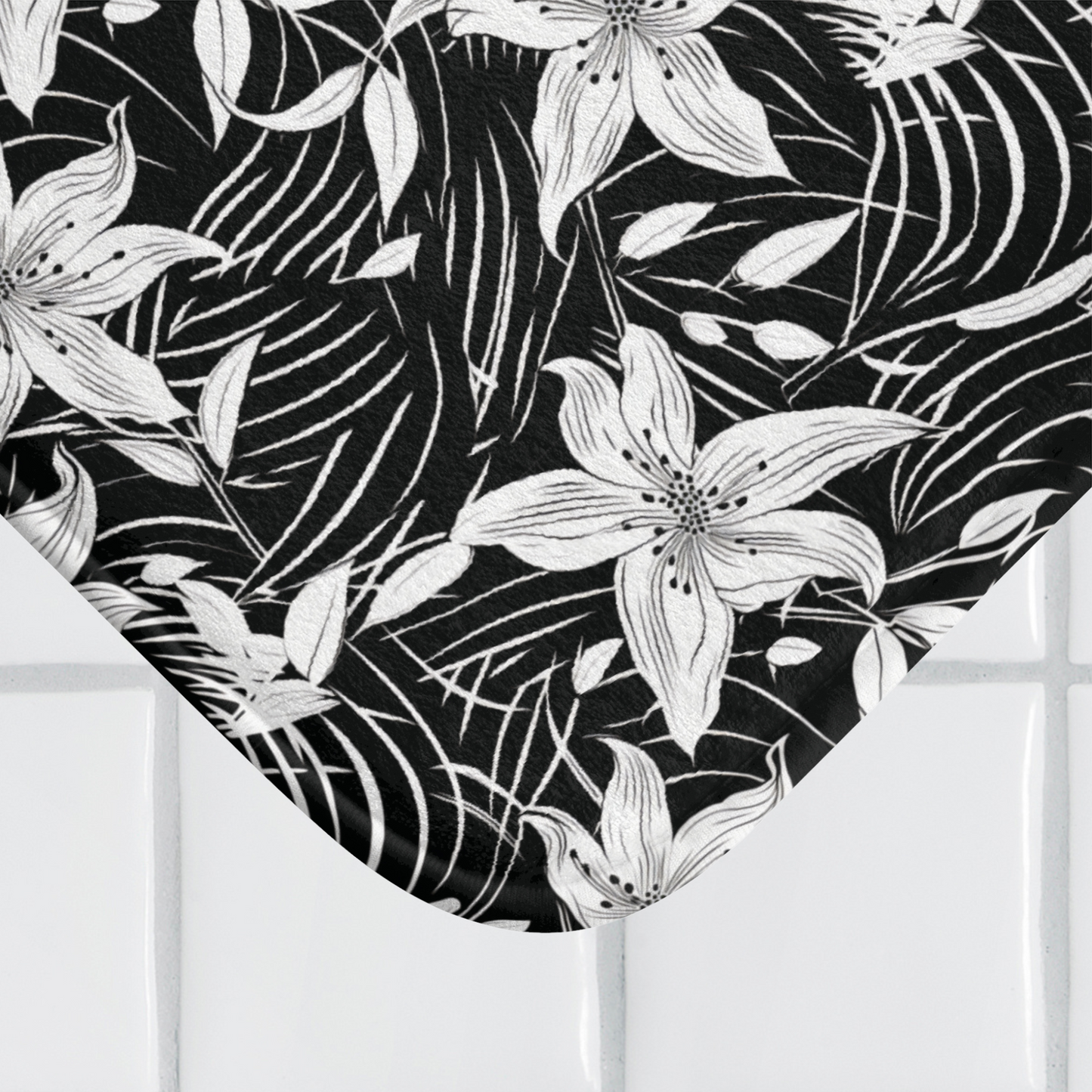 Elegant Black and White Floral Bath Mat